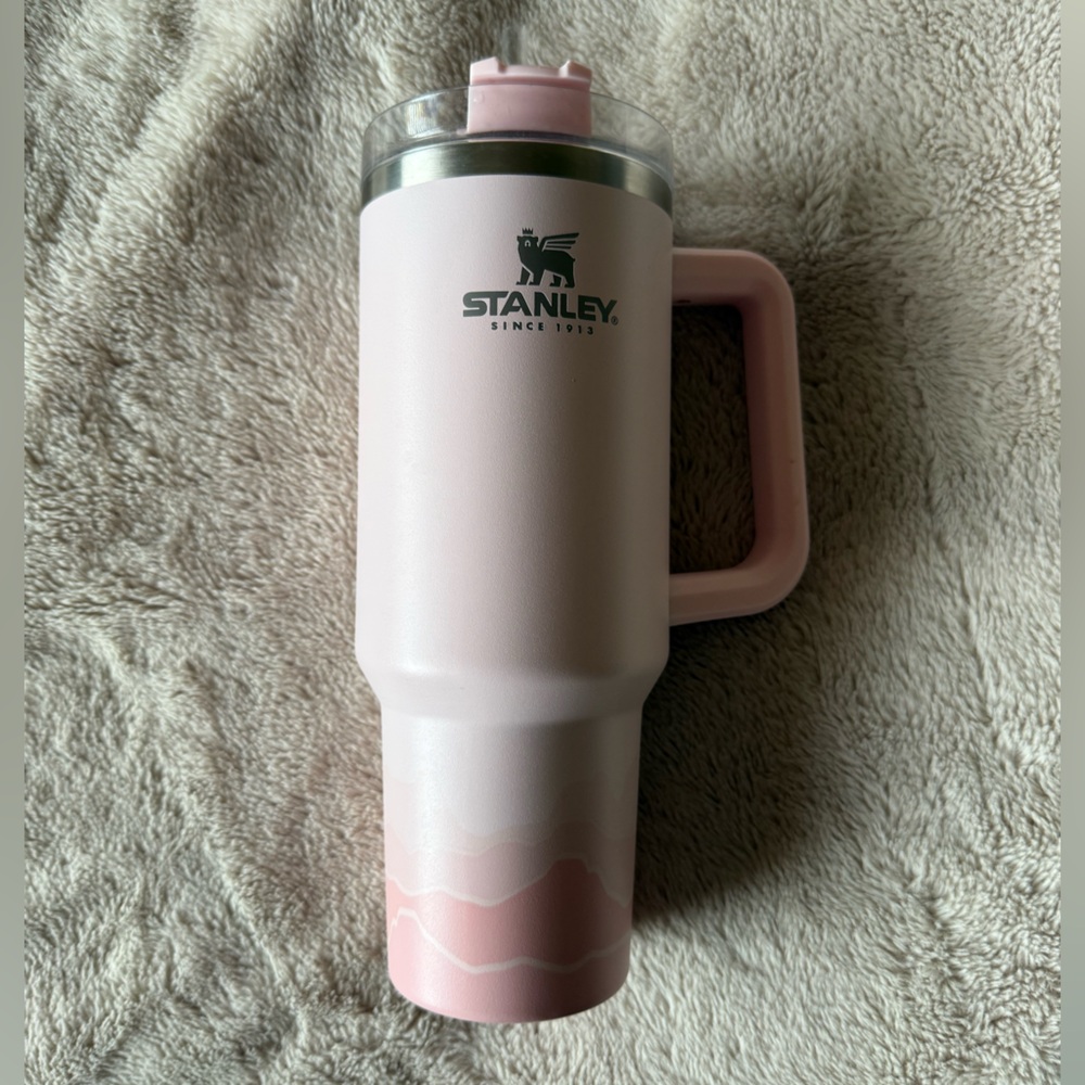 Stanley 40 oz OG  pink mountain landscape